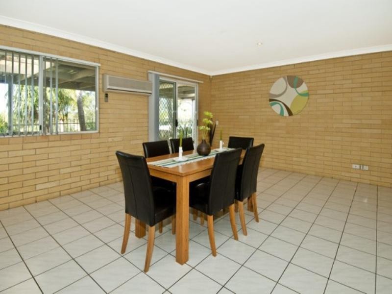 30 Wantana Crescent, Edens Landing QLD 4207