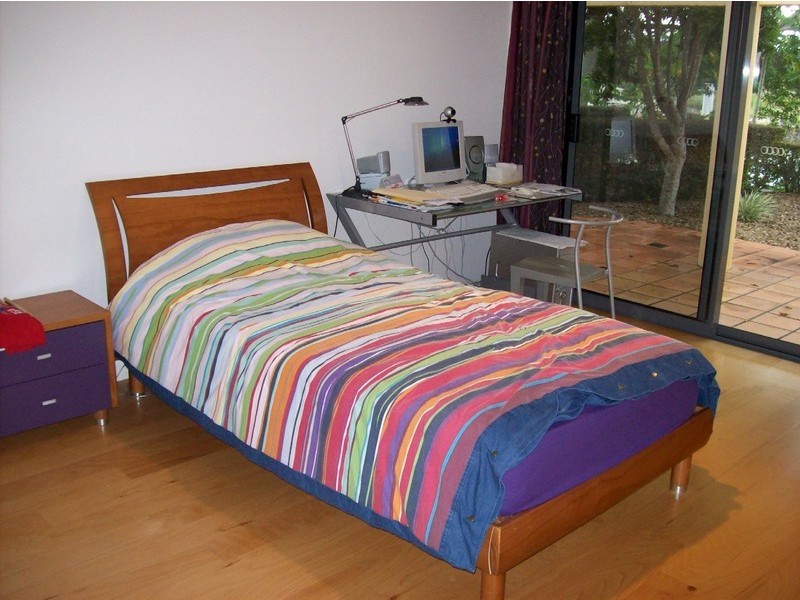 Clear Island Waters QLD 4226