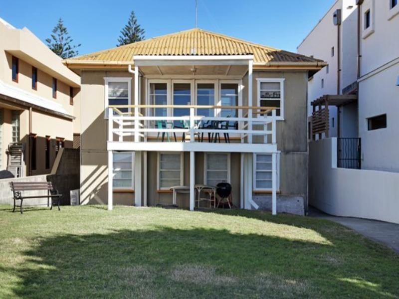 151 Hedges Avenue, Mermaid Beach QLD 4218