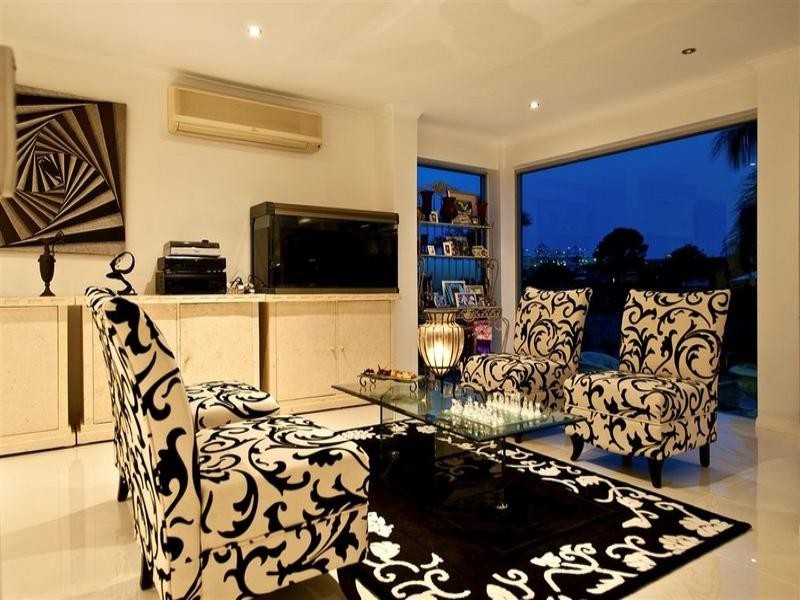 Broadbeach Waters QLD 4218