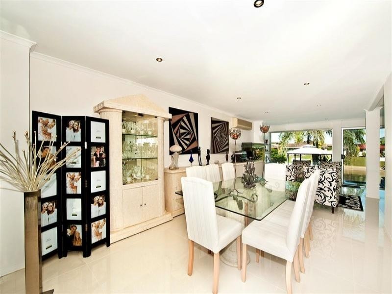 Broadbeach Waters QLD 4218