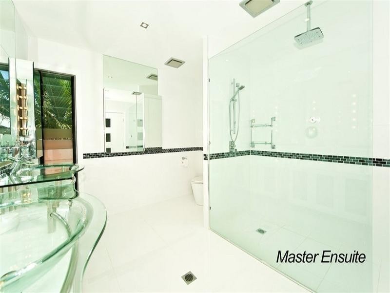 Broadbeach Waters QLD 4218