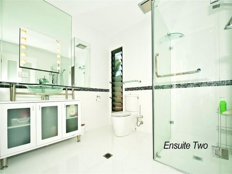 Broadbeach Waters QLD 4218