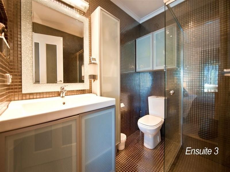 Broadbeach Waters QLD 4218