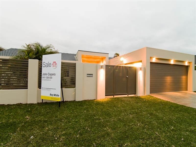 1 Meredith Drive, Broadbeach Waters QLD 4218