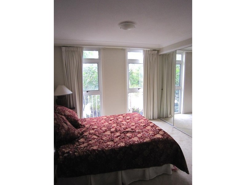 1016/33 Alexandra Avenue, Broadbeach QLD 4218