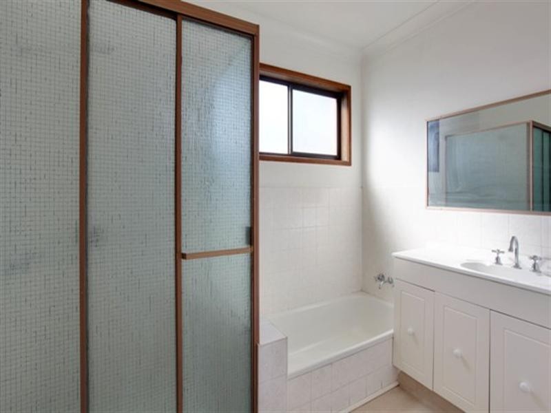 2/15 Miami Key, Broadbeach Waters QLD 4218