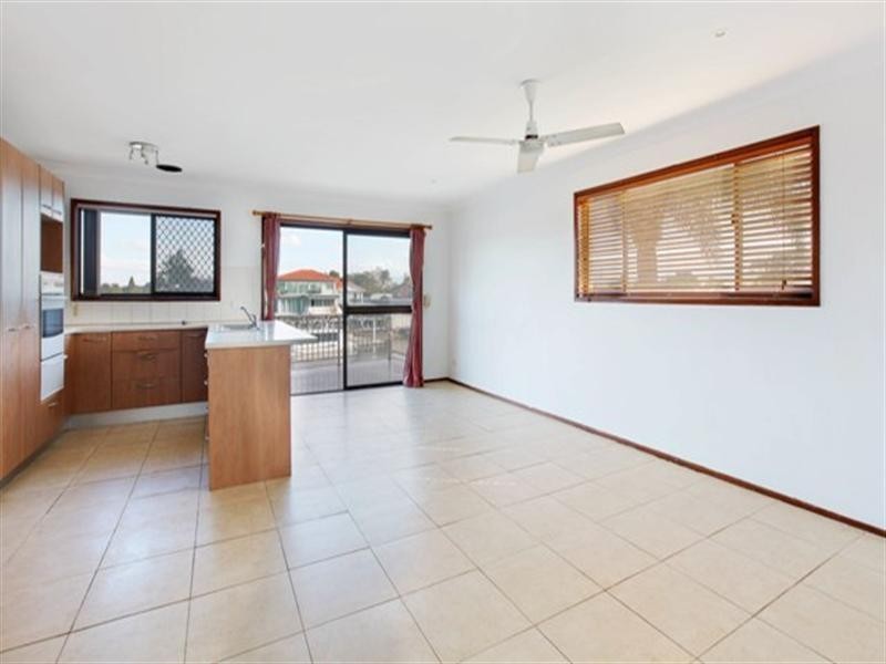 2/15 Miami Key, Broadbeach Waters QLD 4218