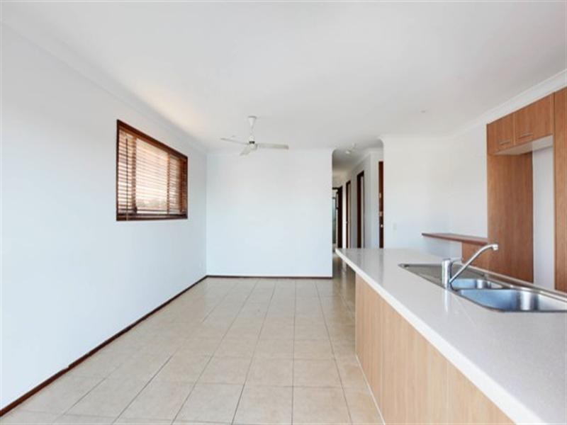 2/15 Miami Key, Broadbeach Waters QLD 4218