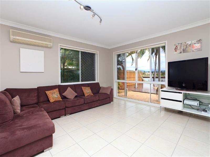 72 Dipper Drive, Burleigh Waters QLD 4220