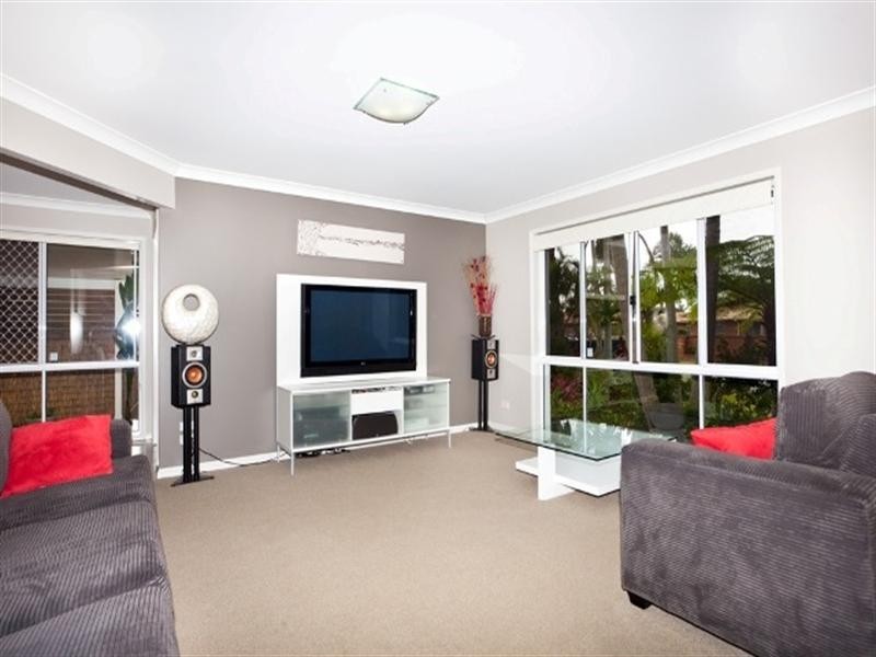 72 Dipper Drive, Burleigh Waters QLD 4220