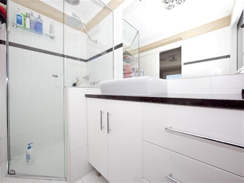 72 Dipper Drive, Burleigh Waters QLD 4220