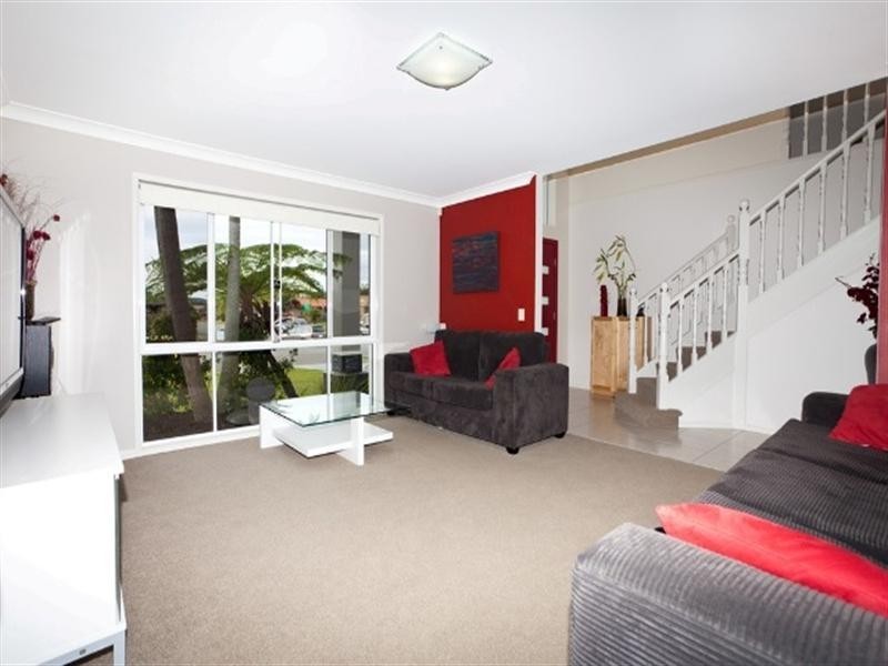 72 Dipper Drive, Burleigh Waters QLD 4220