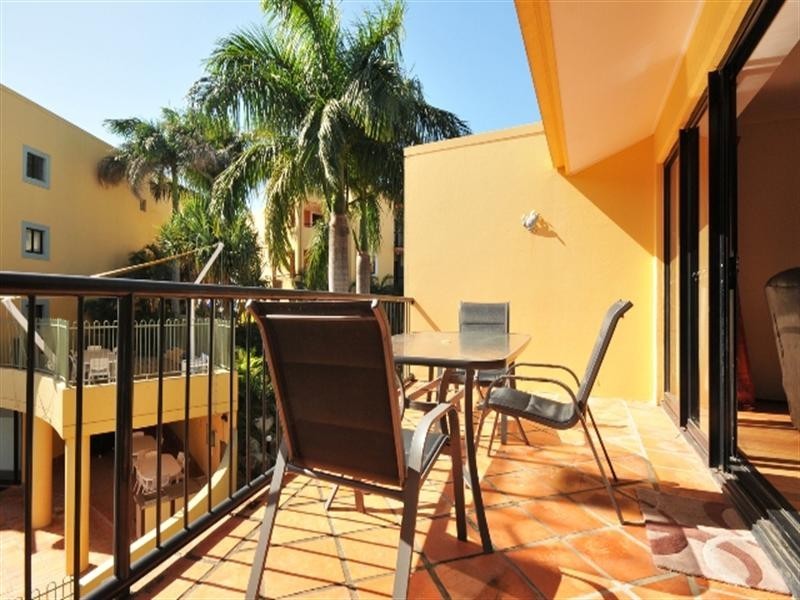 28B Great Hall Drive, Miami QLD 4220