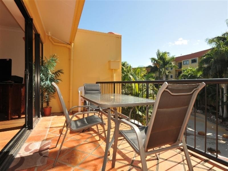 28B Great Hall Drive, Miami QLD 4220