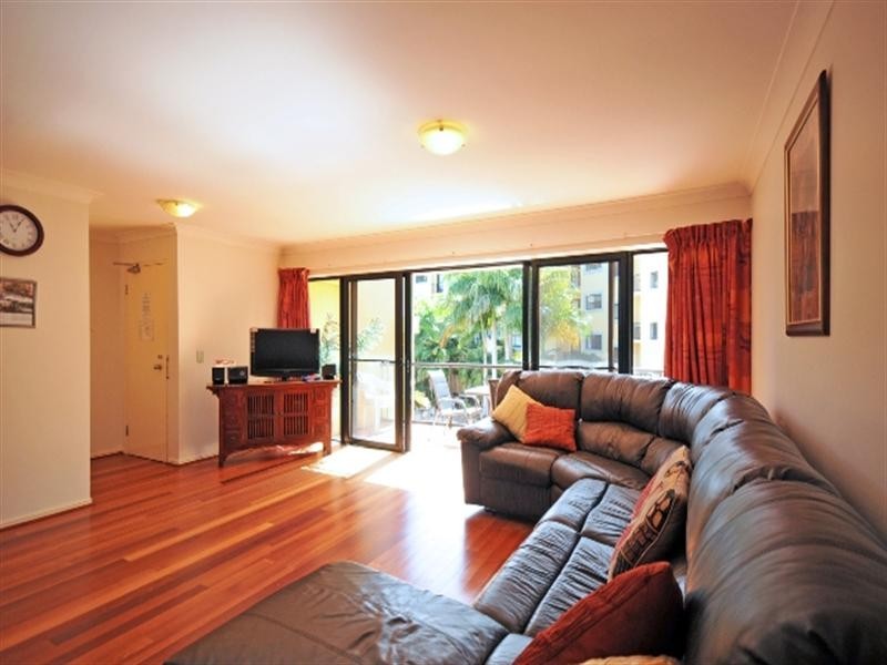 28B Great Hall Drive, Miami QLD 4220