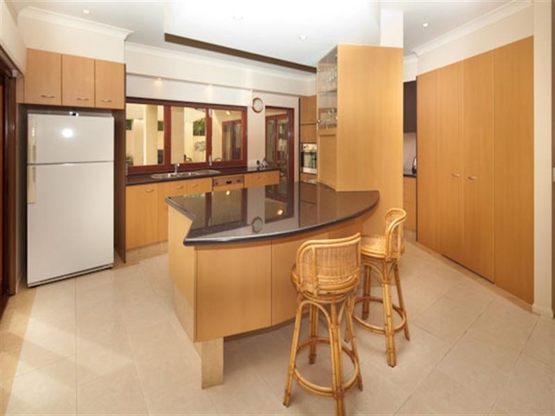 3 Ipsley Drive, Broadbeach Waters QLD 4218