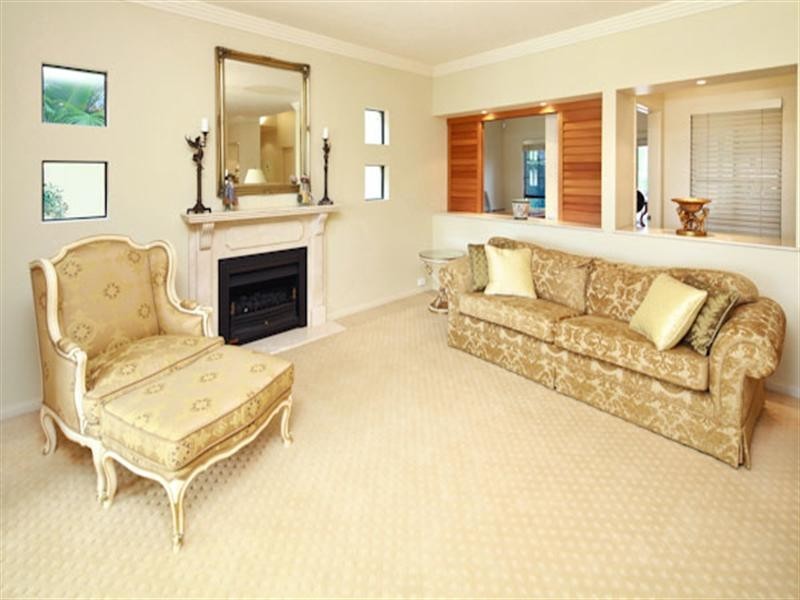 3 Ipsley Drive, Broadbeach Waters QLD 4218