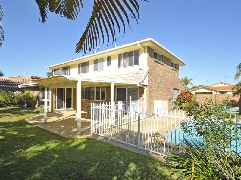 26 Portobello Drive, Mermaid Waters QLD 4218