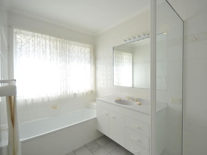 26 Portobello Drive, Mermaid Waters QLD 4218