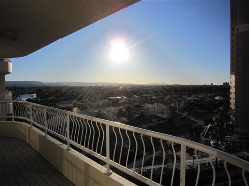 36/121 Surf Parade, Broadbeach QLD 4218