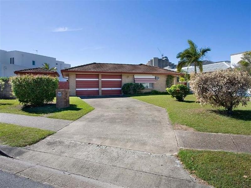 48 Sunshine Boulevard, Broadbeach Waters QLD 4218