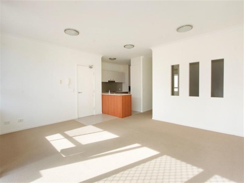 43 ‘Pebbles’, 13-23 Bright Avenue, Labrador QLD 4215