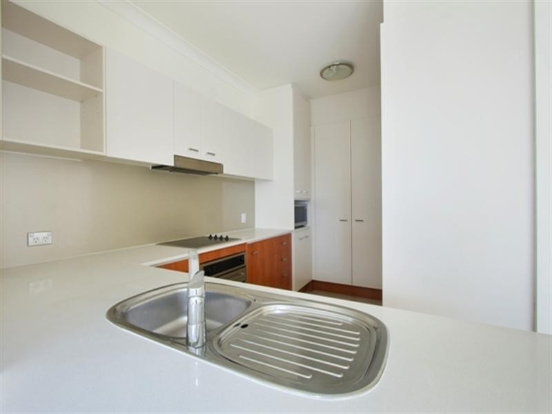 43 ‘Pebbles’, 13-23 Bright Avenue, Labrador QLD 4215