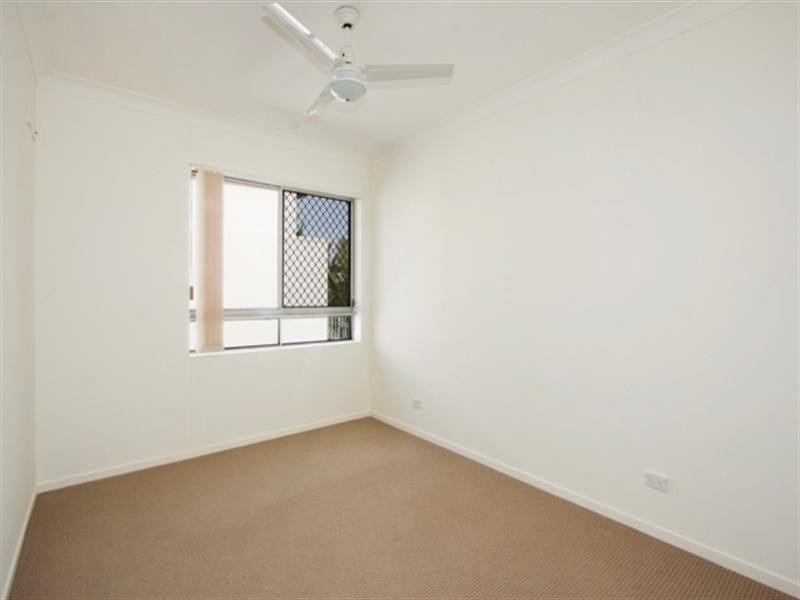 43 ‘Pebbles’, 13-23 Bright Avenue, Labrador QLD 4215