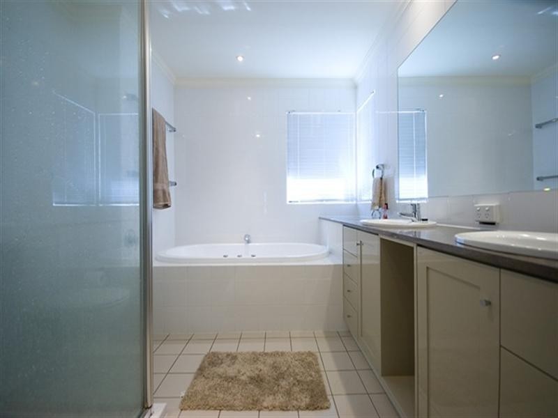 6114 ‘Badon Village’, Ross Street, Benowa QLD 4217