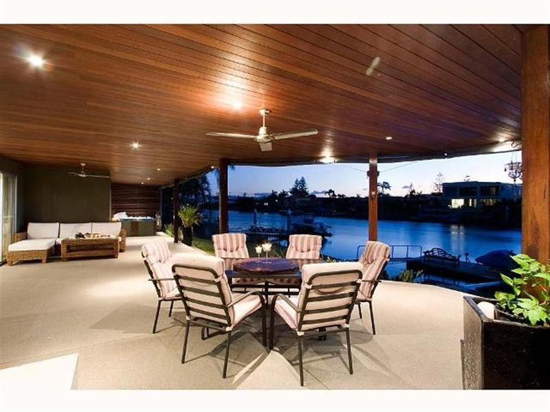 21 Savoy Drive, Broadbeach Waters QLD 4218