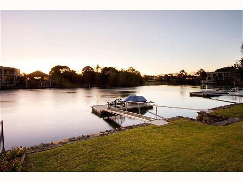 21 Savoy Drive, Broadbeach Waters QLD 4218