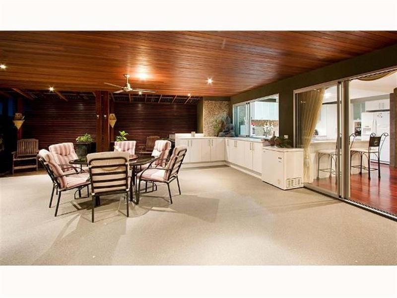 21 Savoy Drive, Broadbeach Waters QLD 4218