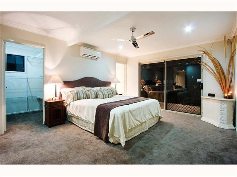 21 Savoy Drive, Broadbeach Waters QLD 4218