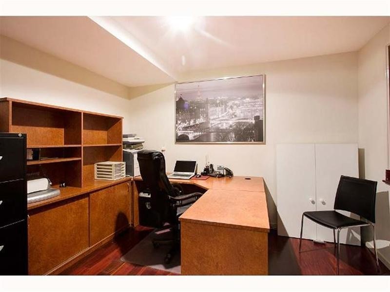 21 Savoy Drive, Broadbeach Waters QLD 4218