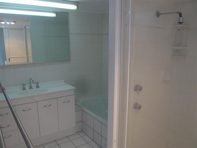 33 ‘Silverton’ 2940 Gold Coast Highway, Surfers Paradise QLD 4217