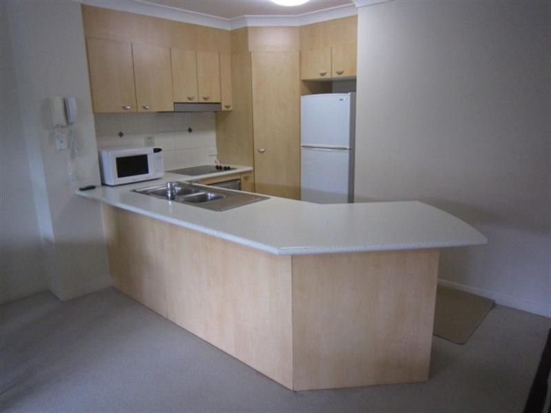 118/392 Marine Parade, Labrador QLD 4215