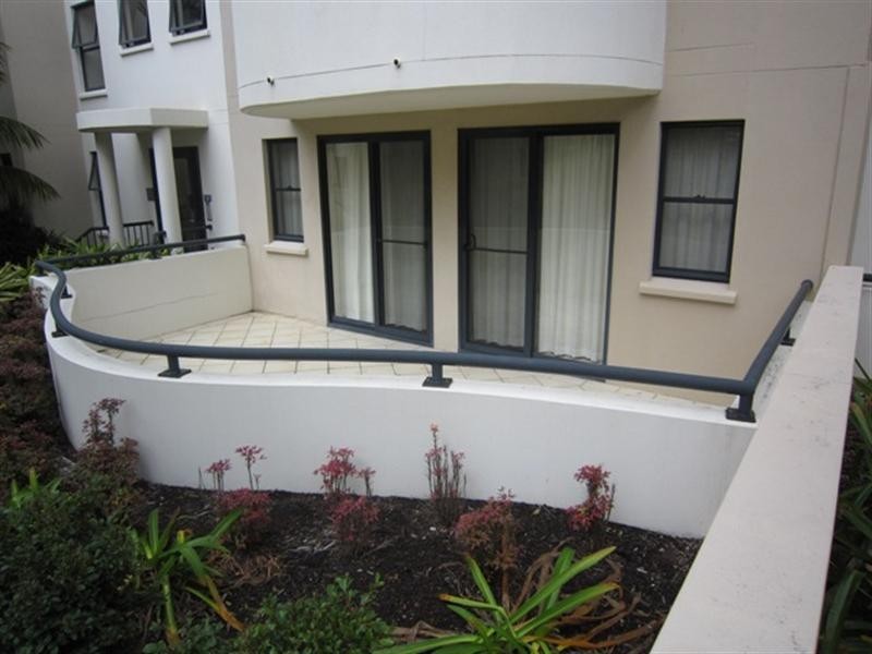 118/392 Marine Parade, Labrador QLD 4215