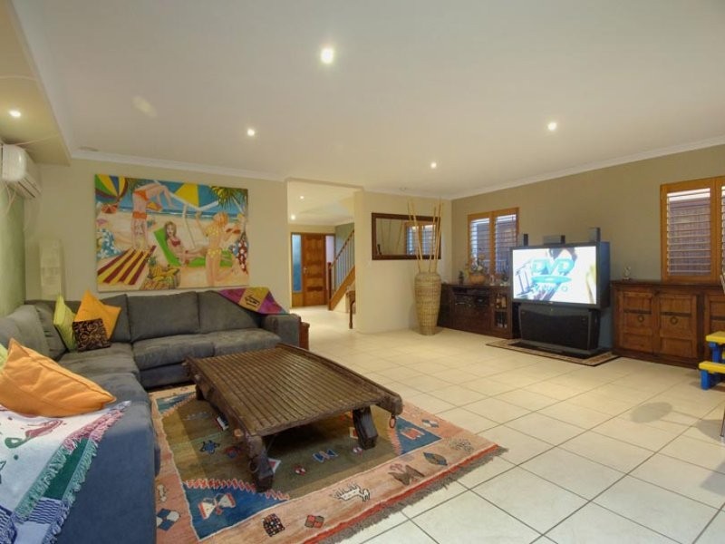 17 Hythe Street, Miami QLD 4220