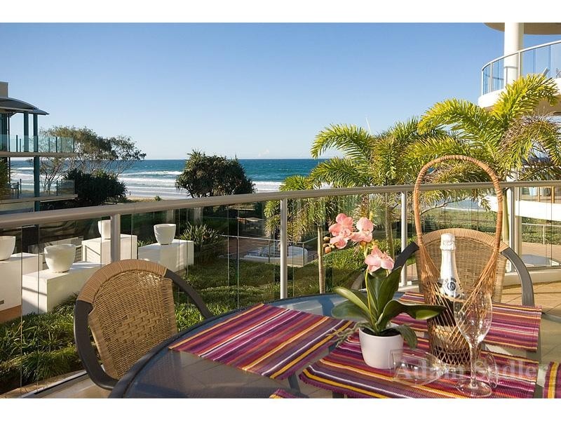 203 ‘Palm Springs Residences’, 1 Twenty First Avenue, Palm Beach QLD 4221