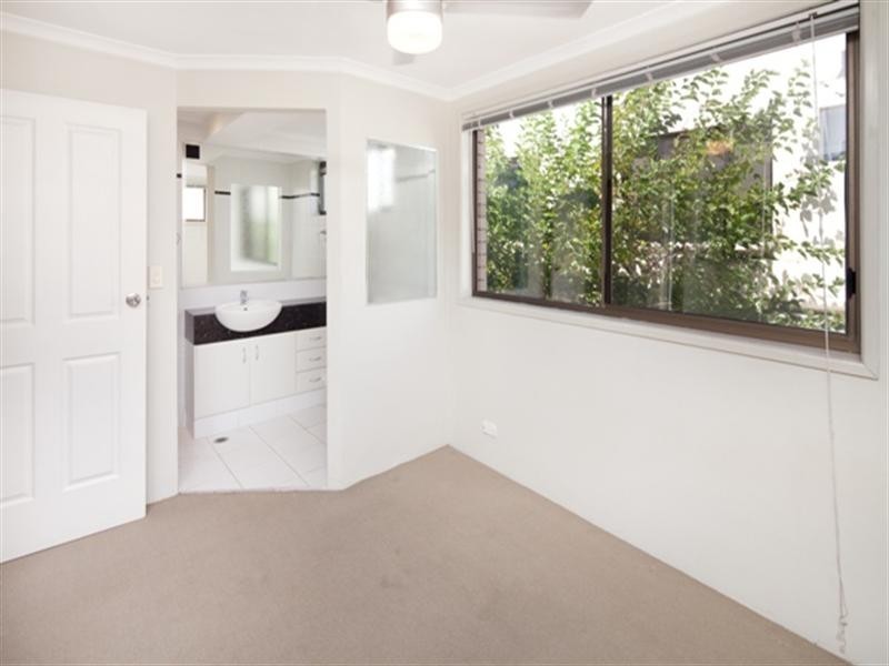 4 ‘Cascade Lodge’ 16 Rosewood Avenue, Broadbeach QLD 4218