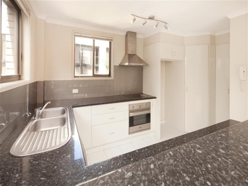 4 ‘Cascade Lodge’ 16 Rosewood Avenue, Broadbeach QLD 4218