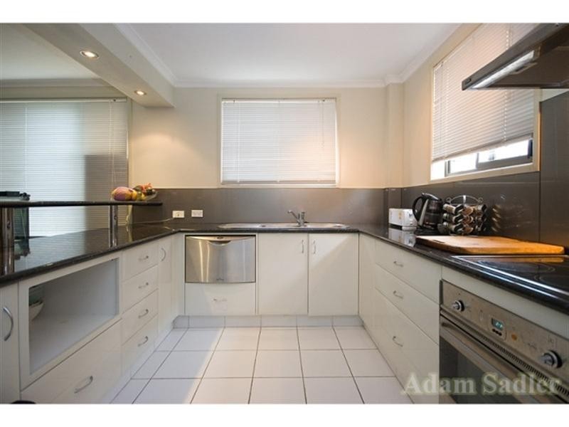 4 ‘Cascade Lodge’ 16 Rosewood Avenue, Broadbeach QLD 4218