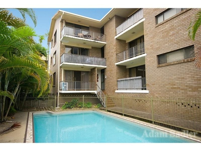4 ‘Cascade Lodge’ 16 Rosewood Avenue, Broadbeach QLD 4218