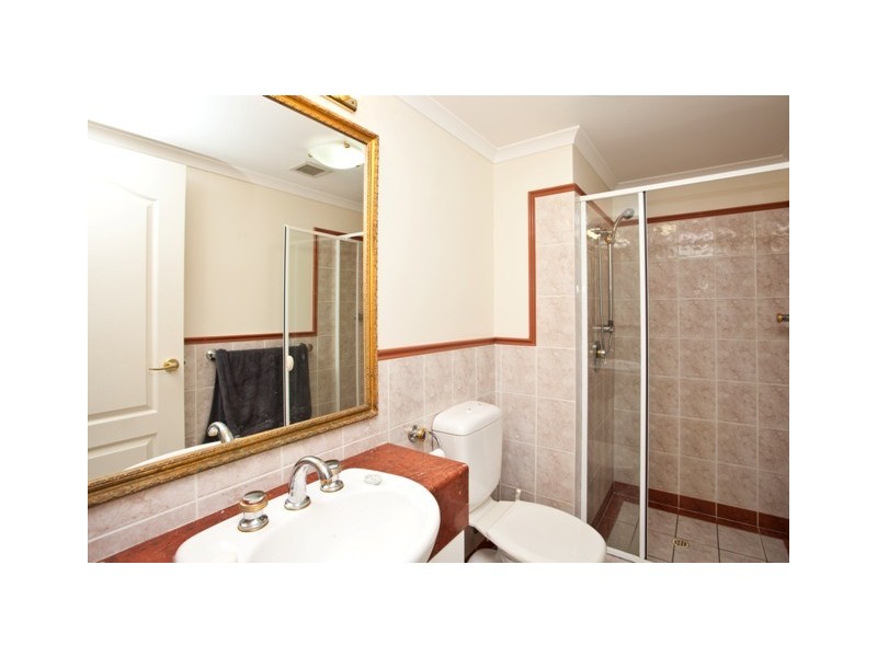 702 ”Ritz on the Beach”, 8 Phillip Avenue, Broadbeach QLD 4218