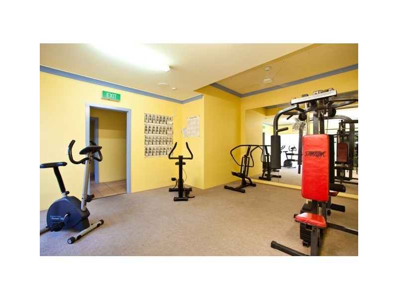 702 ”Ritz on the Beach”, 8 Phillip Avenue, Broadbeach QLD 4218