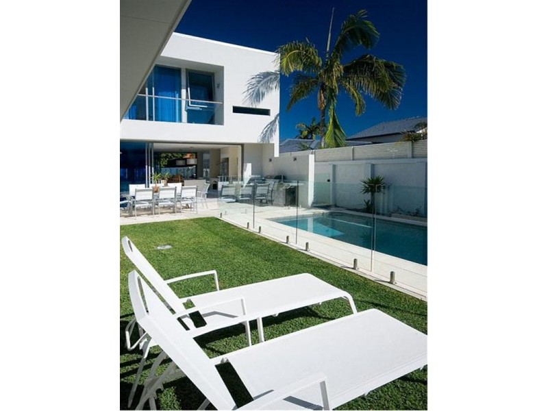 23 Freyburg Street, Bundall QLD 4217