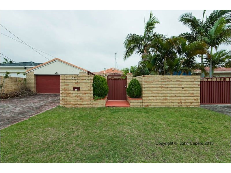 33 Beverley Crescent, Broadbeach Waters QLD 4218