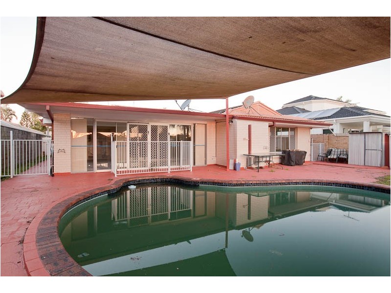 33 Beverley Crescent, Broadbeach Waters QLD 4218