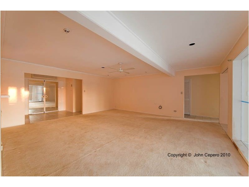 33 Beverley Crescent, Broadbeach Waters QLD 4218